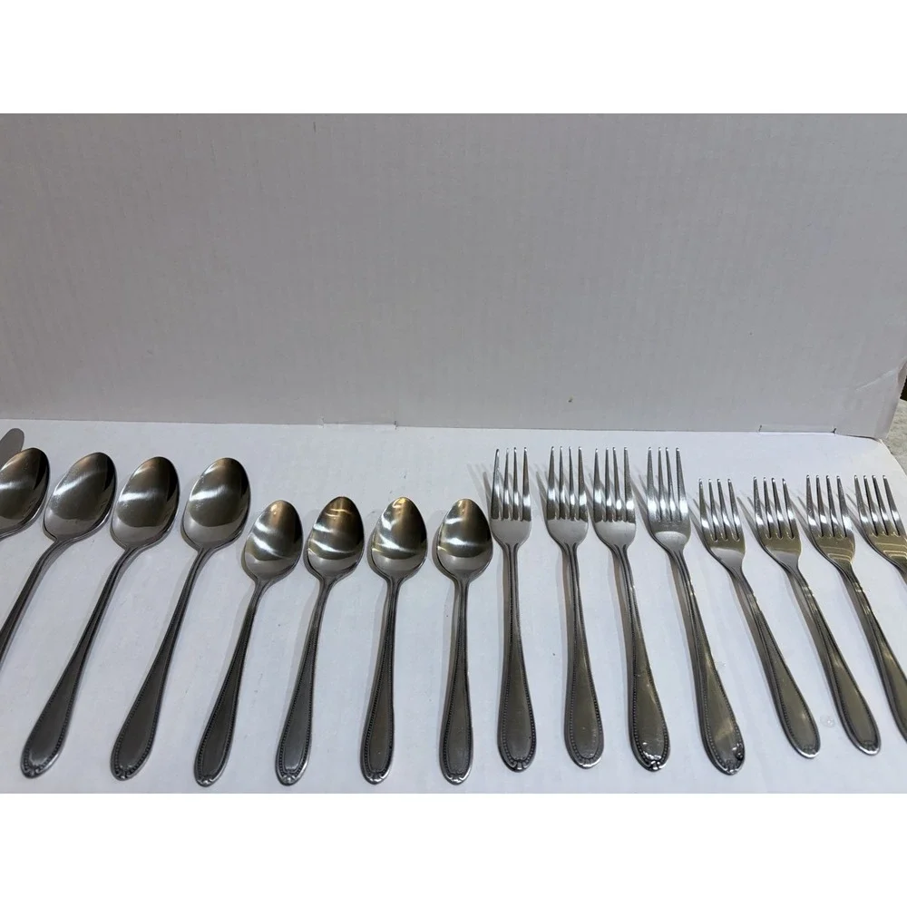 Vintage Rogers 20-Piece Stainless Steel Flatware Set Satin Silver Service for 4